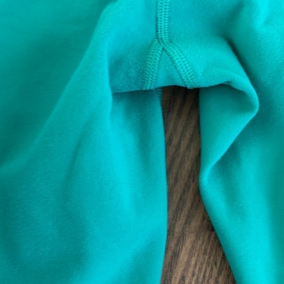 Lululemon Wunder Under Crop - Picture 8 of 9